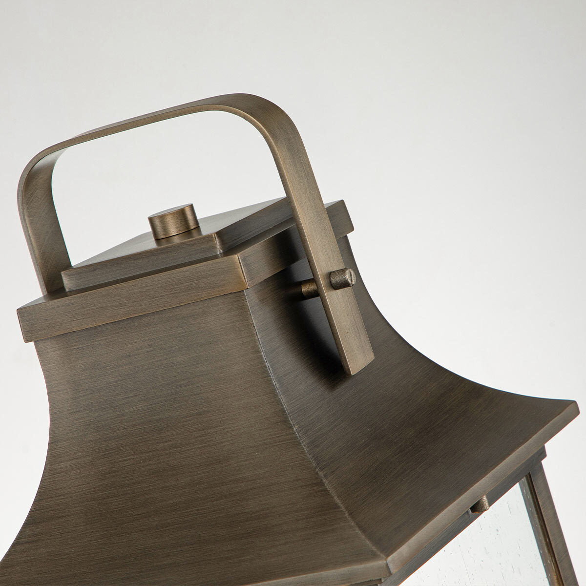 Quintiesse Grant Farol de Pedestal Grande