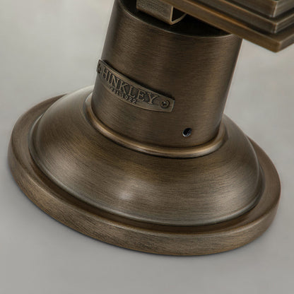 Quintiesse Grant Farol de Pedestal Grande